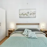 Apartman Aria Two Bedroom With Terrace In The Center