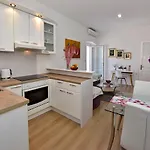 Apartman Aria Two Bedroom With Terrace In The Center Porec