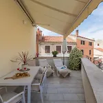 Aria Two Bedroom With Terrace In The Center Apartman