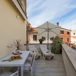 Apartman Aria Two Bedroom With Terrace In The Center Porec