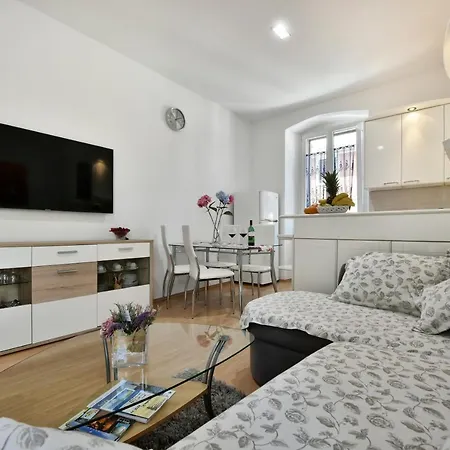 شقة Aria Two Bedroom With Terrace In The Center