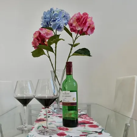 Aria Two Bedroom With Terrace In The Center דירה