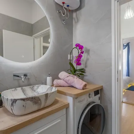 Aria Two Bedroom With Terrace In The Center דירה פורץ