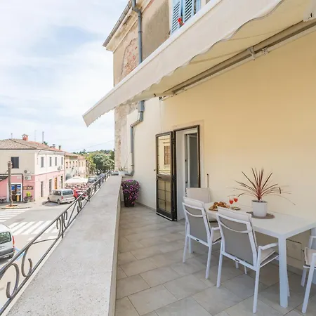 Aria Two Bedroom With Terrace In The Center Porec