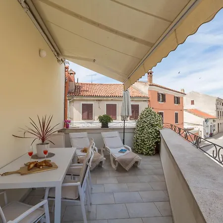 Aria Two Bedroom With Terrace In The Center דירה