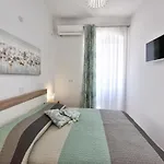Apartment Aria Two Bedroom With Terrace In The Center *