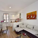 Aria Two Bedroom With Terrace In The Center Apartment