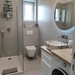 Aria Two Bedroom With Terrace In The Center *