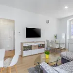 Aria Two Bedroom With Terrace In The Center *