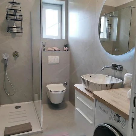 Aria Two Bedroom With Terrace In The Center *